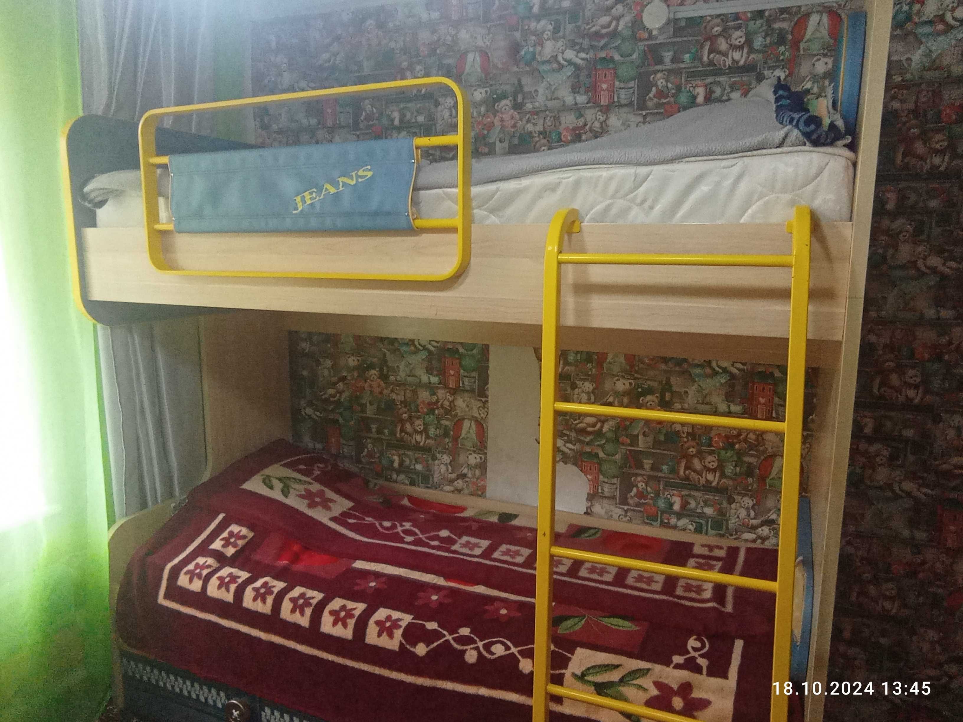 Продам детскую двухъярусную кровать