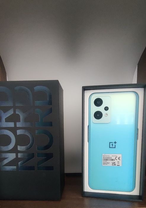 ONEPLUS NORD 2, 8+4GB RAM cu 128 GB memorie