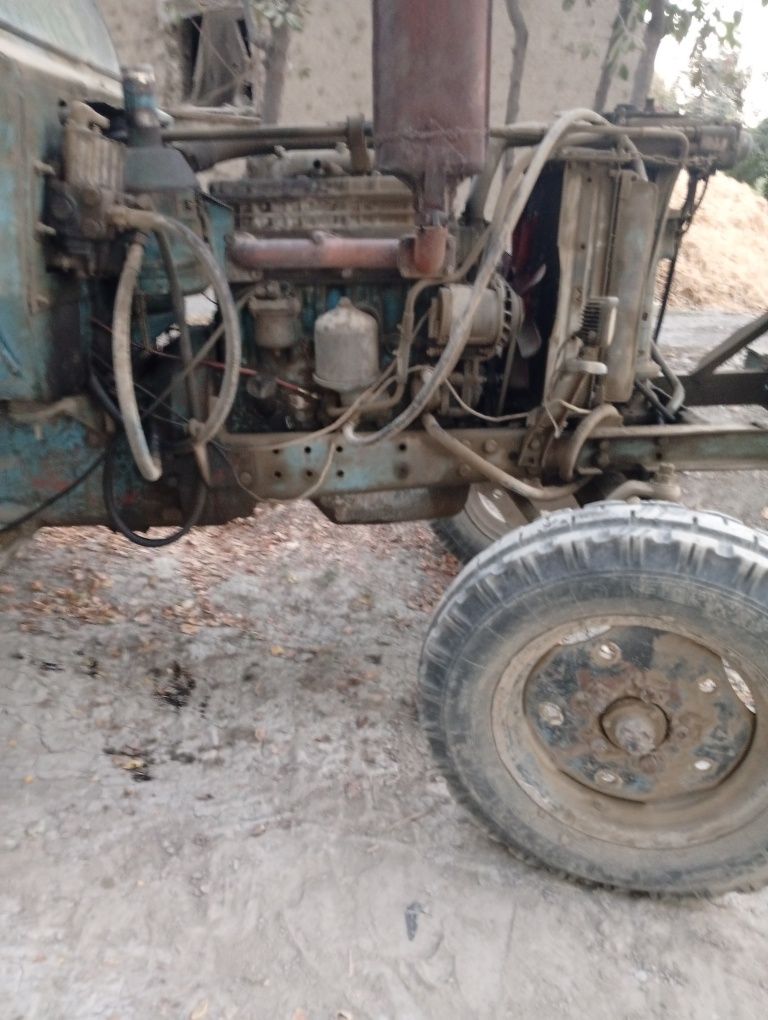 Mtz80 traktori sotiladi