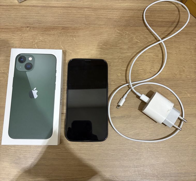 Продавам Iphone 13 128GB