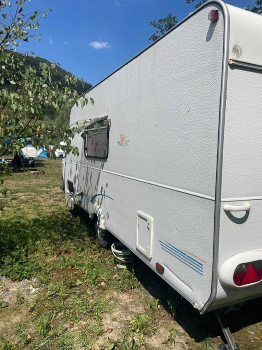 Vând Rulota Caravelair Antares Luxe 490 cu pat dublu și pat suprapus