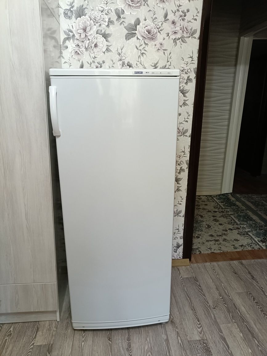 Продается морозильник ATLANT