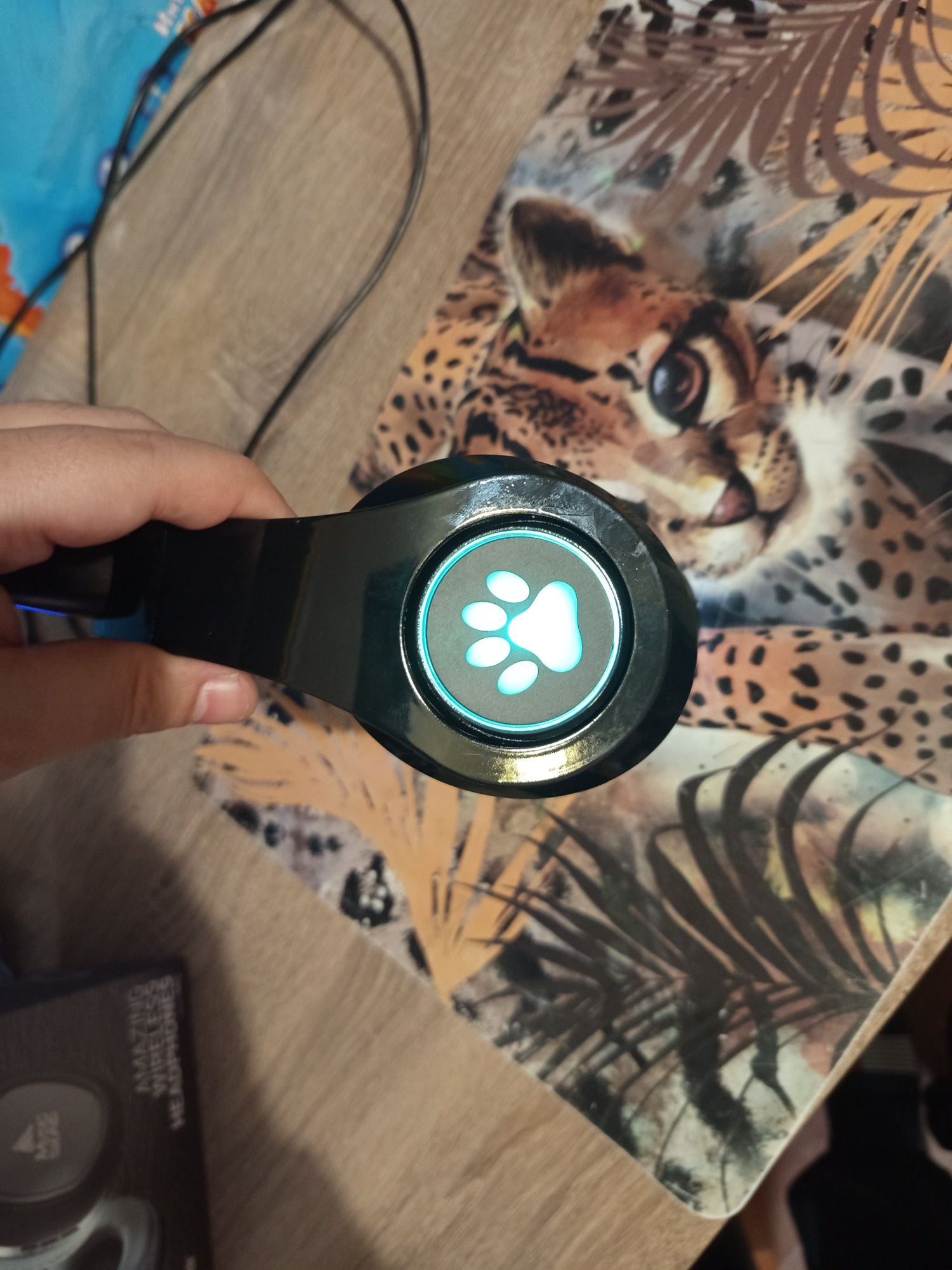Wireless headphones