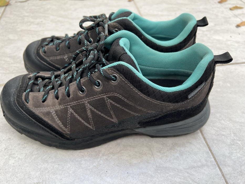 Непромокаеми маратонки, размер 39