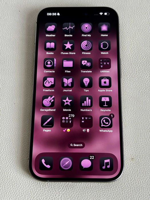 Vând iPhone 15 Pro Titanium, de 256gb, baterie 100%. Stare impecabilă.