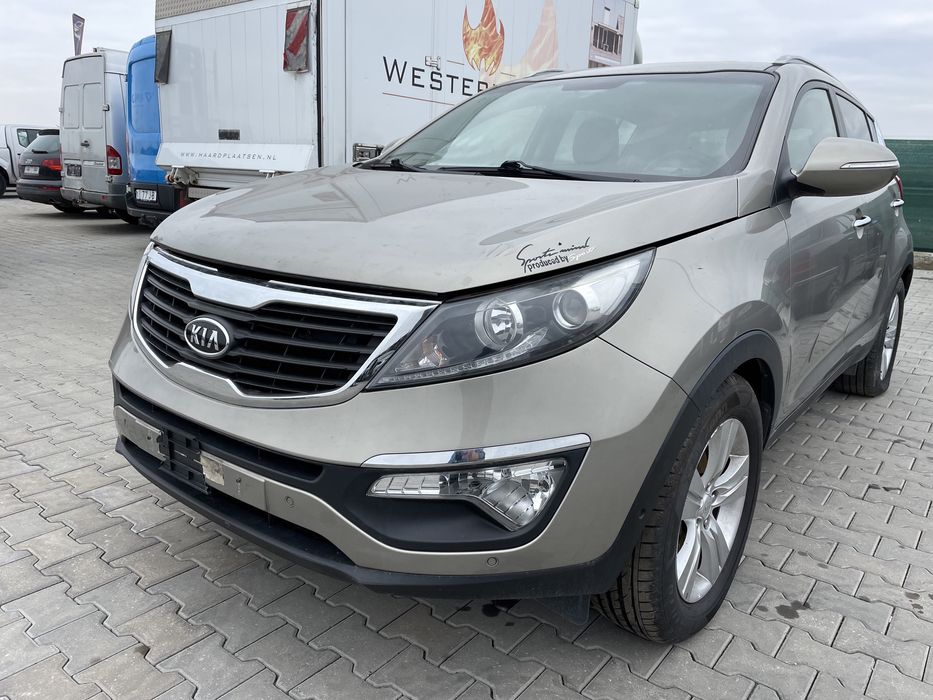 Kia Sportage 2011г/1.6i,На части