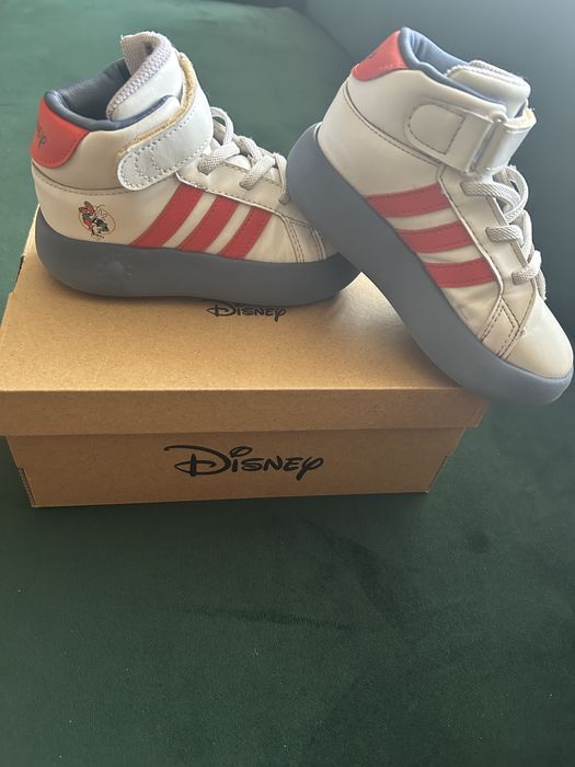 Vand sneakers adidas