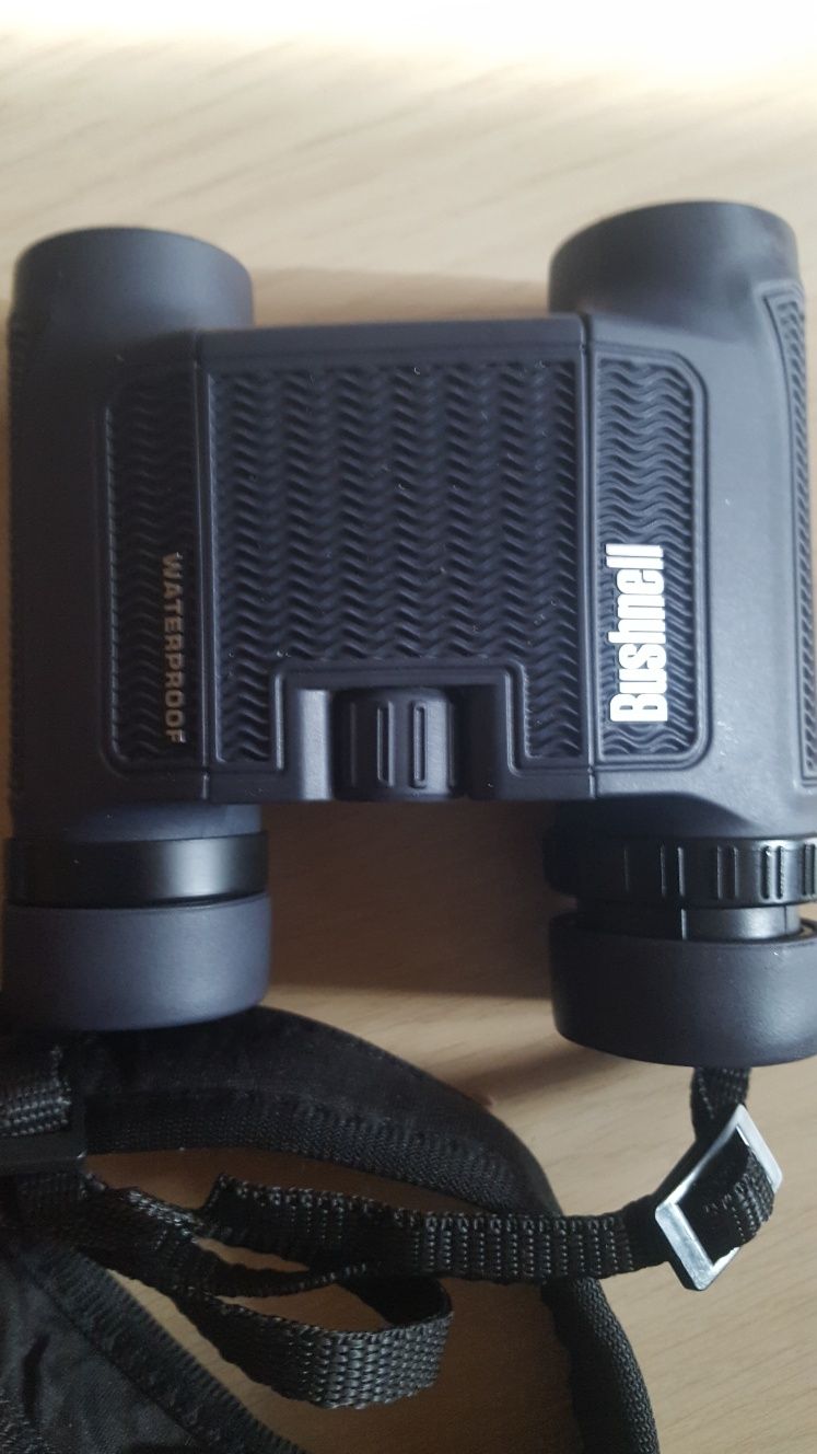 Binoclu Bushnell Waterproof