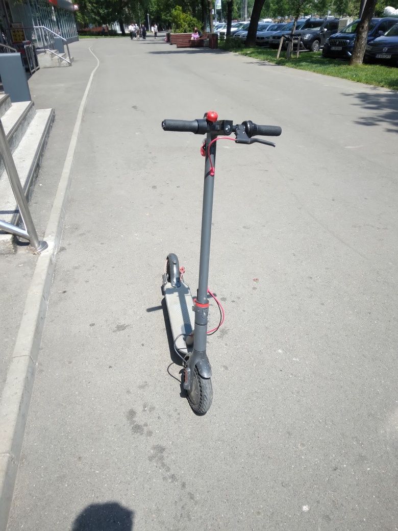 Trotineta replica xiaomi în stare buna