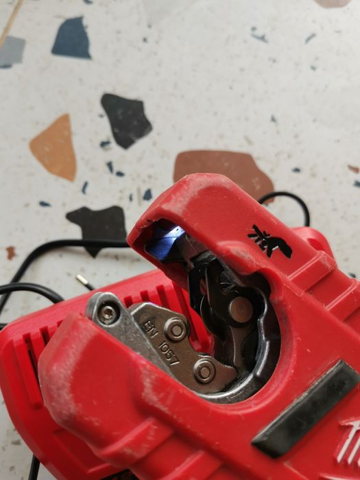 Milwaukee taietor teava