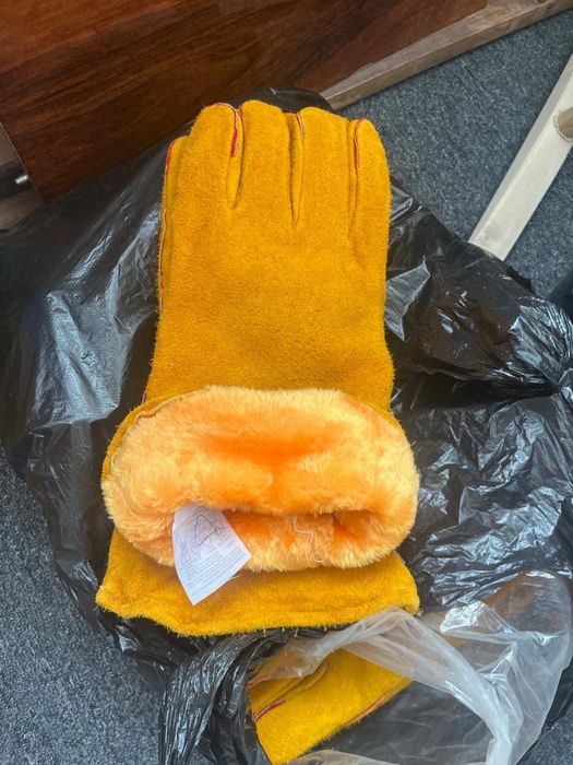 Продам перчатки краги