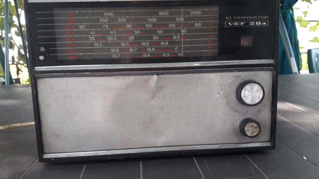 Vînd acest radio vechi Vef