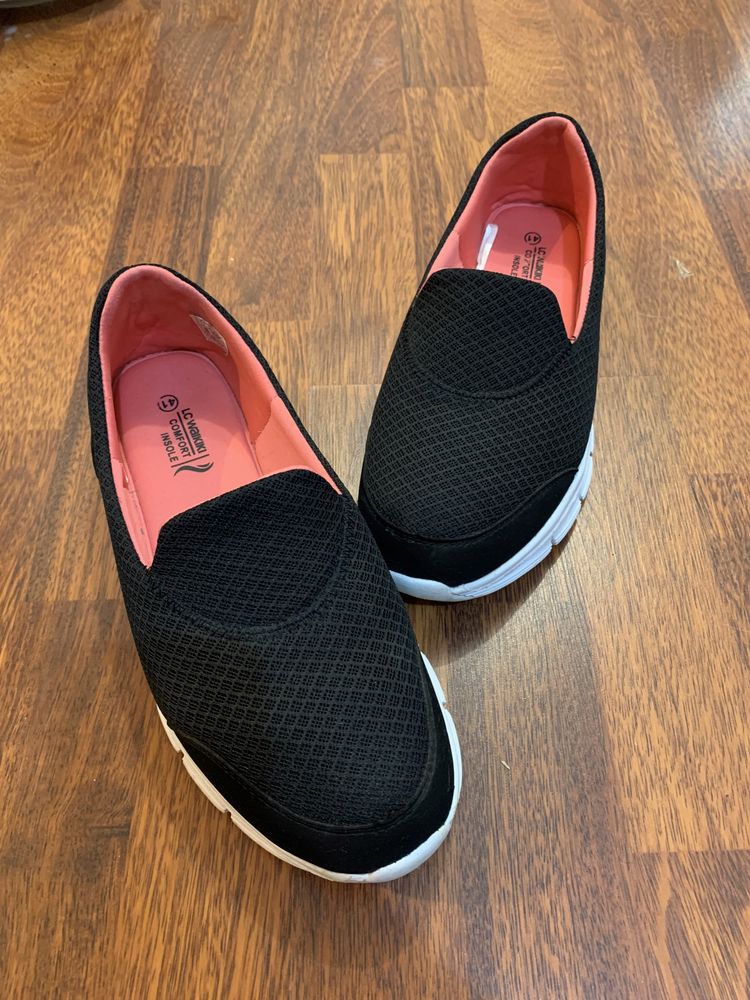 Papuci LC WAIKIKI, comfort insole