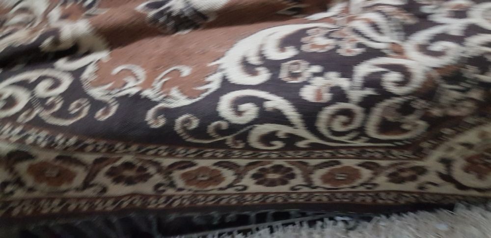 Килим ,уникален на век и нещо от къщата на прабаба ми,запазен и свеж ,