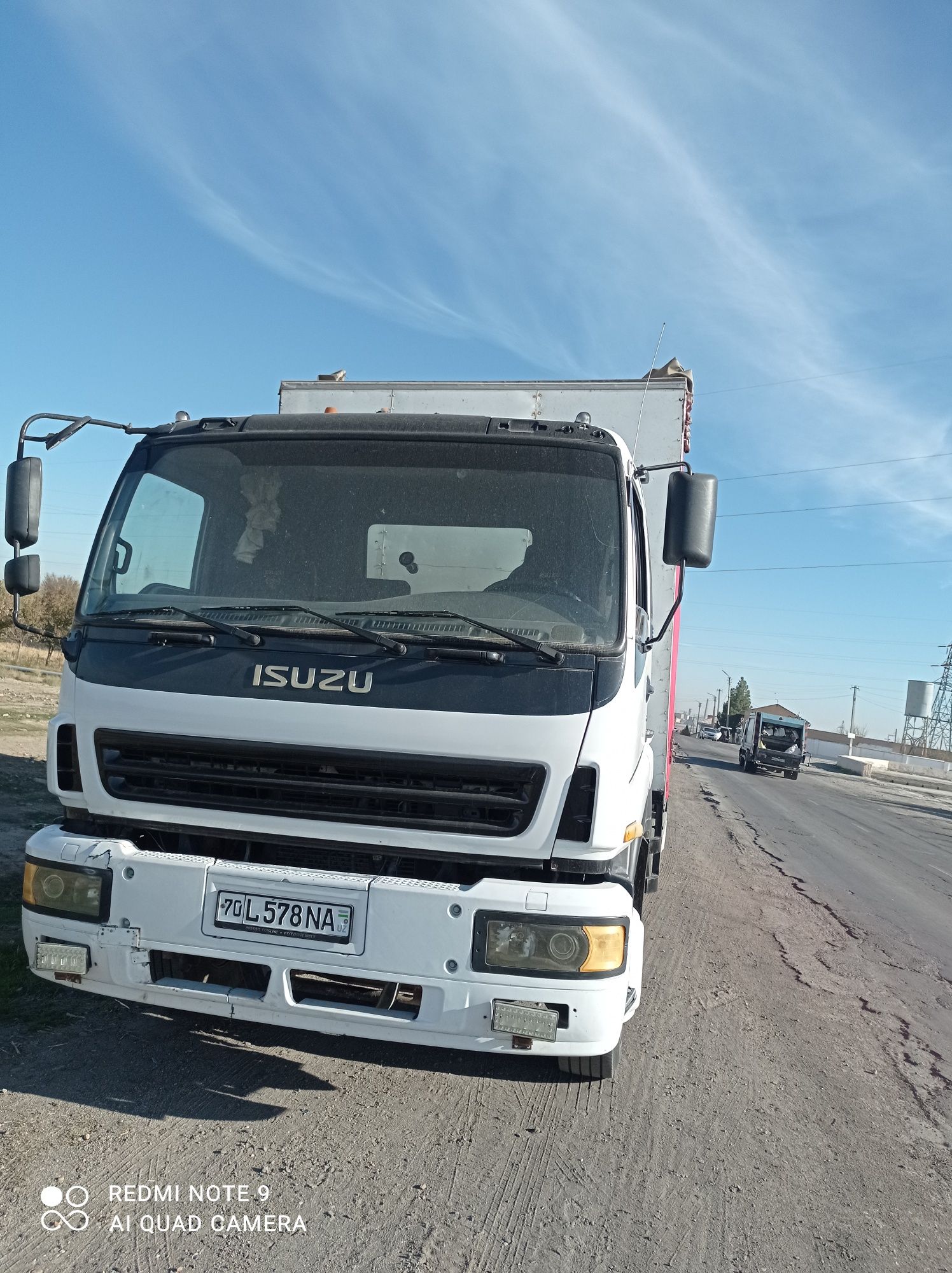 Isuzu yuk aftomabili sotiladi