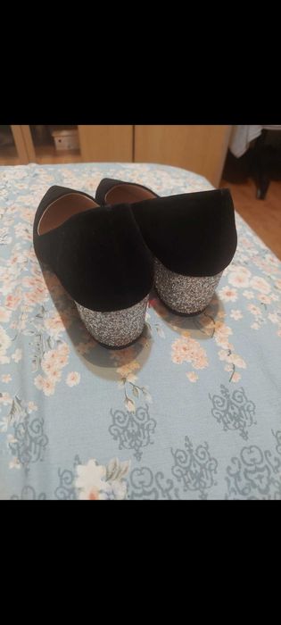 Pantofi,marimea 38,noi