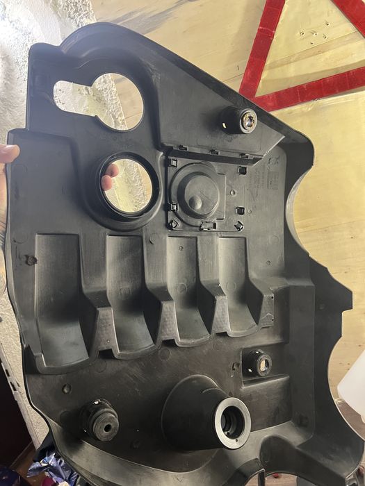 Капак двигател VW Passat/Golf 1.9 TDI