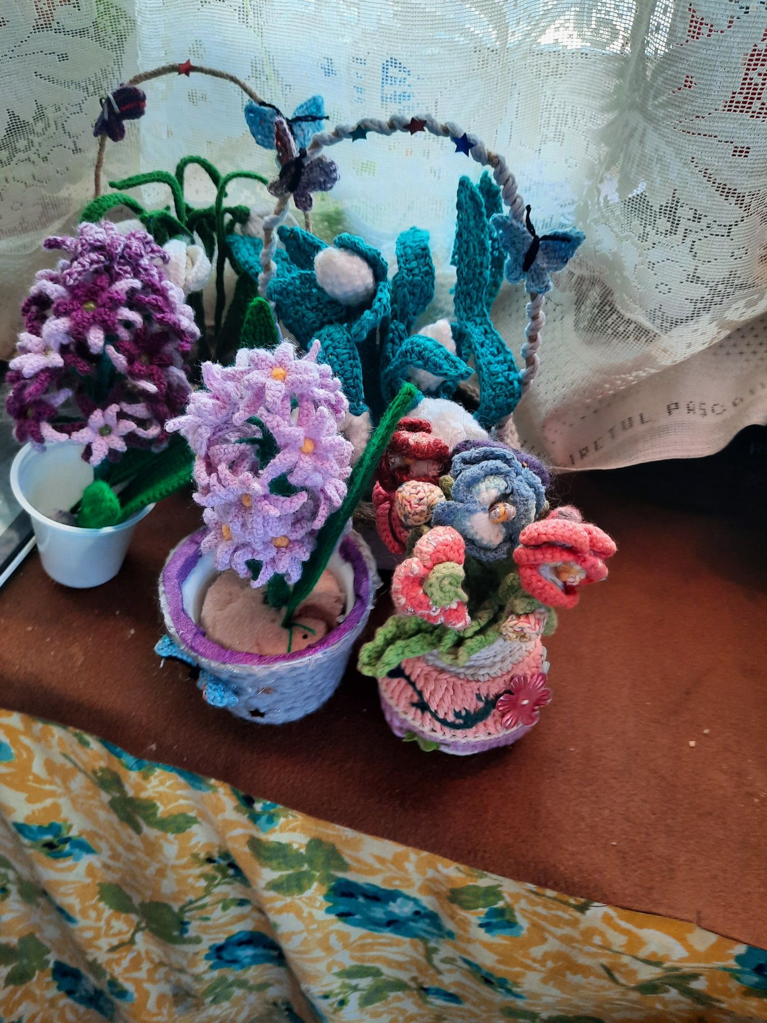 Flori crosetate si diverse figurine