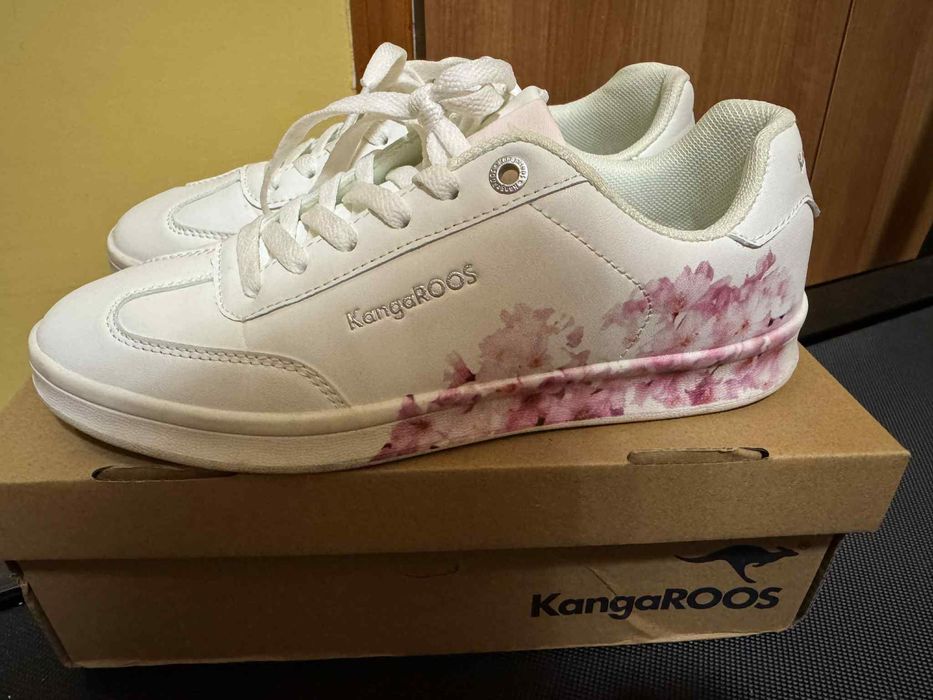 KangaRoos
Сникърси K-Ten Flowers