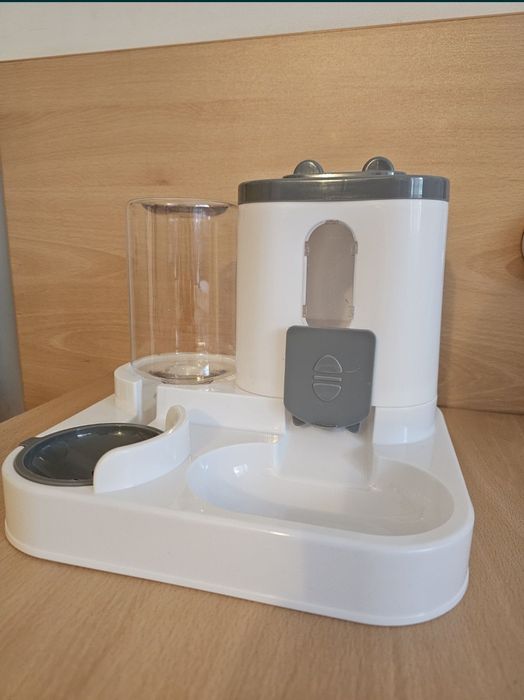 Хранилка за котета, кучета.