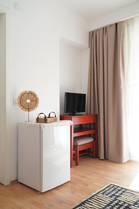 Comodă TV din lemn – 180 lei