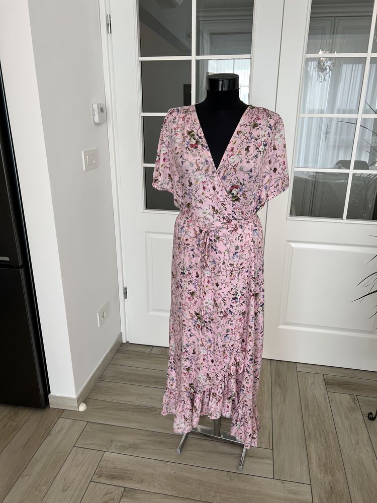 Rochie Martinez, roz cu imprimeu floral, petrecuta, marimea M-38