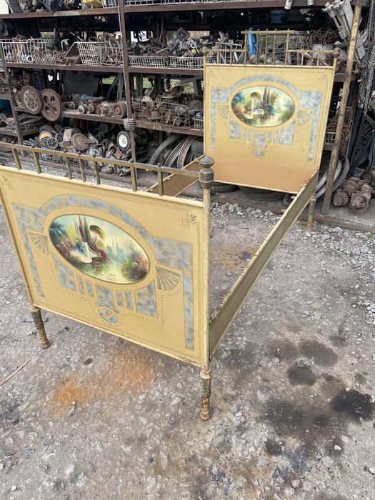 Старинни легла с табли