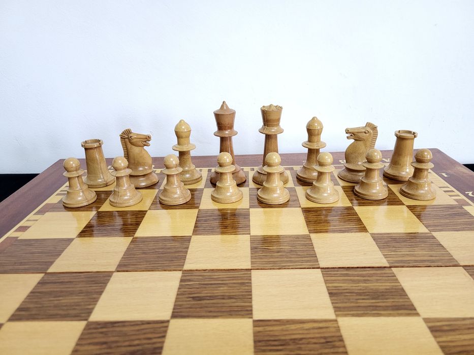 #6 Дървен шах От времето на соца,табла