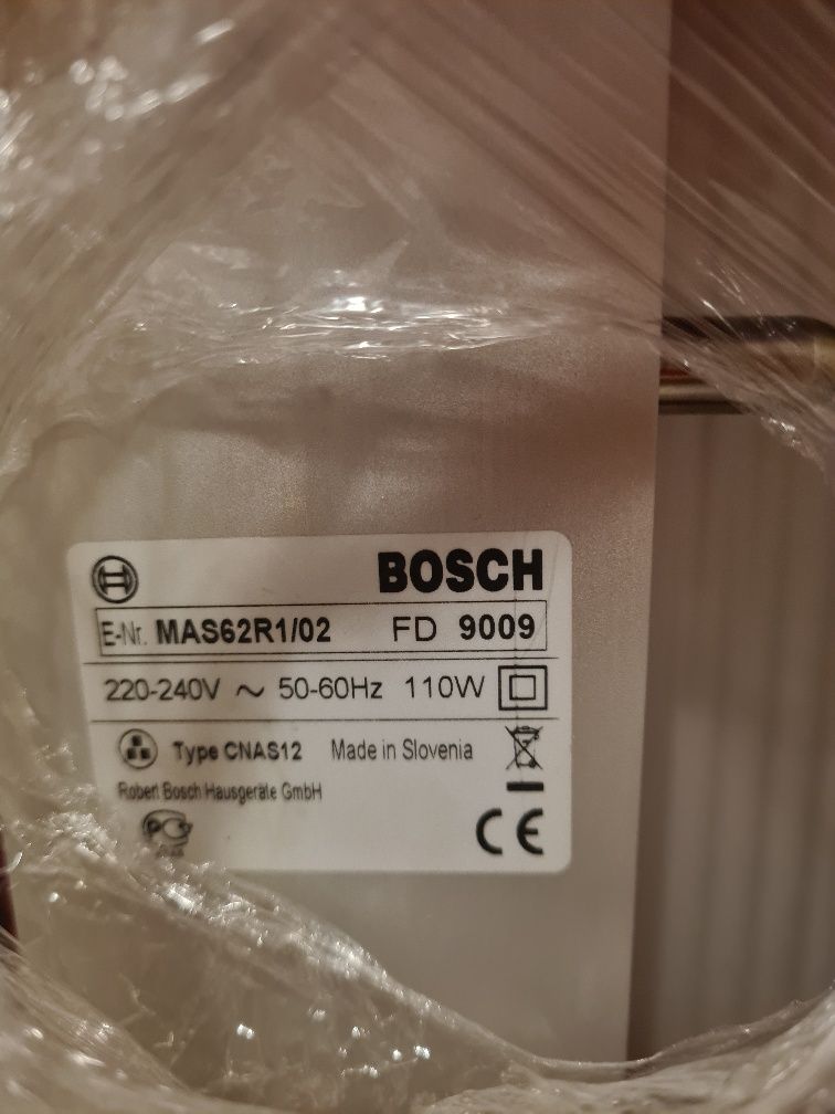 Vând feliator mezeluri Bosch