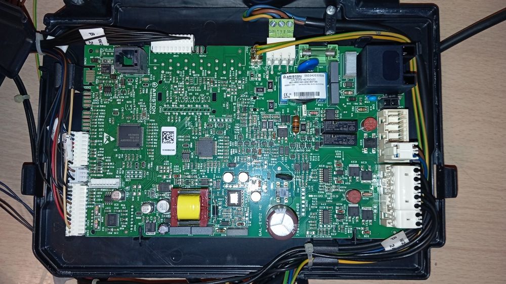 Placă  Electronică  centrală termică Ariston  Cares Premium EU2