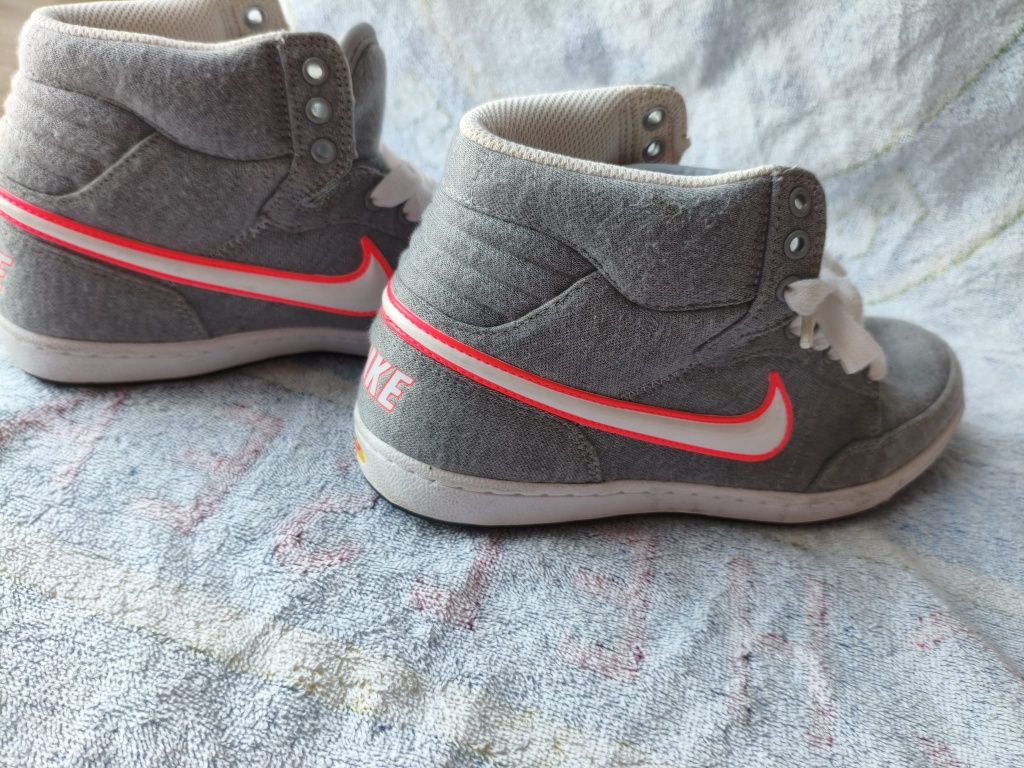 Papuci Nike mărimea 38.5