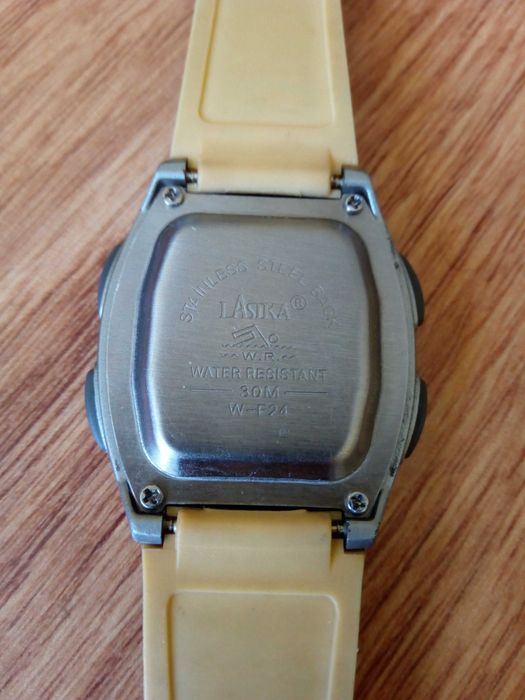 Ceas electronic Lasika