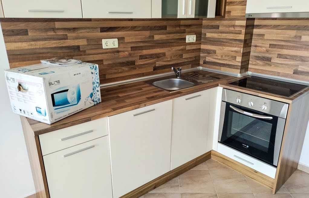 Продава се Тристаен апартамент в Бяла - 102 кв.м за 589 €/кв.м - Снимка #3
