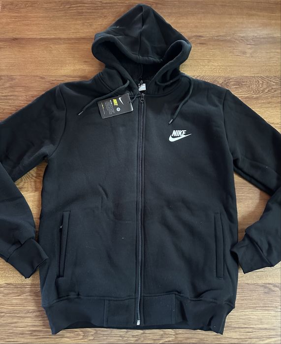 Мъжки,ватиран,черен суитчер Nike с гумирано лого