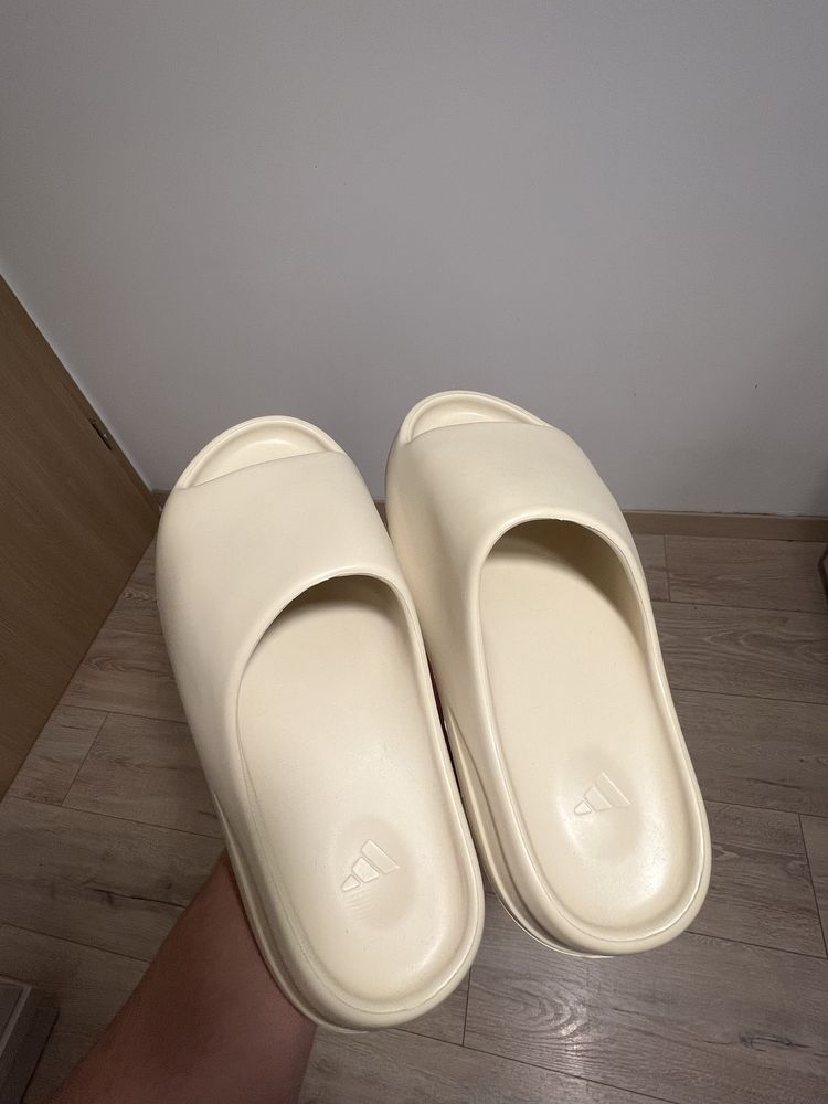 Yeezy Slides White