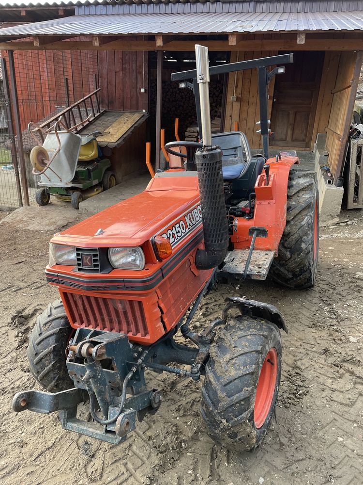 Tractor japonez Kubota b2150 4x4 24 cp