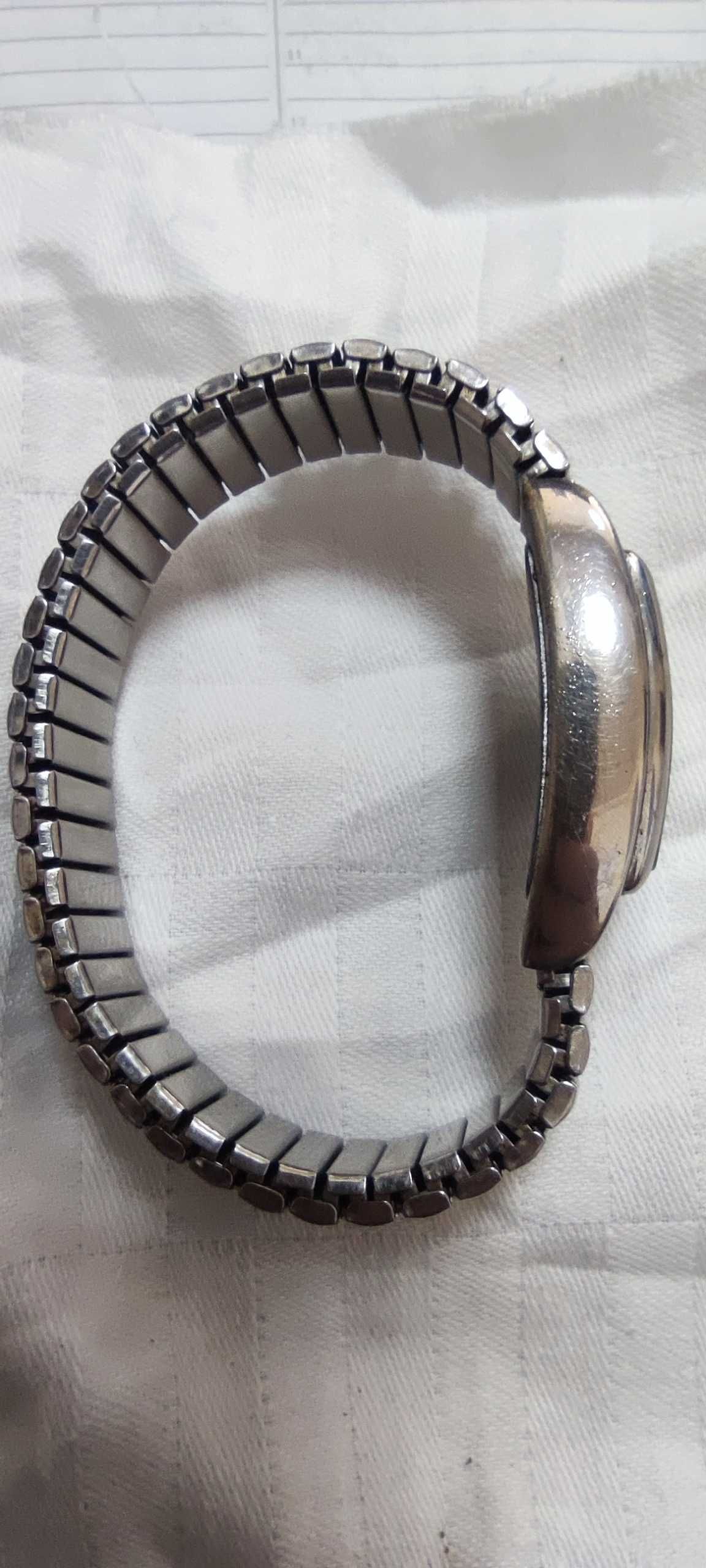 Ръчен дамски часовник