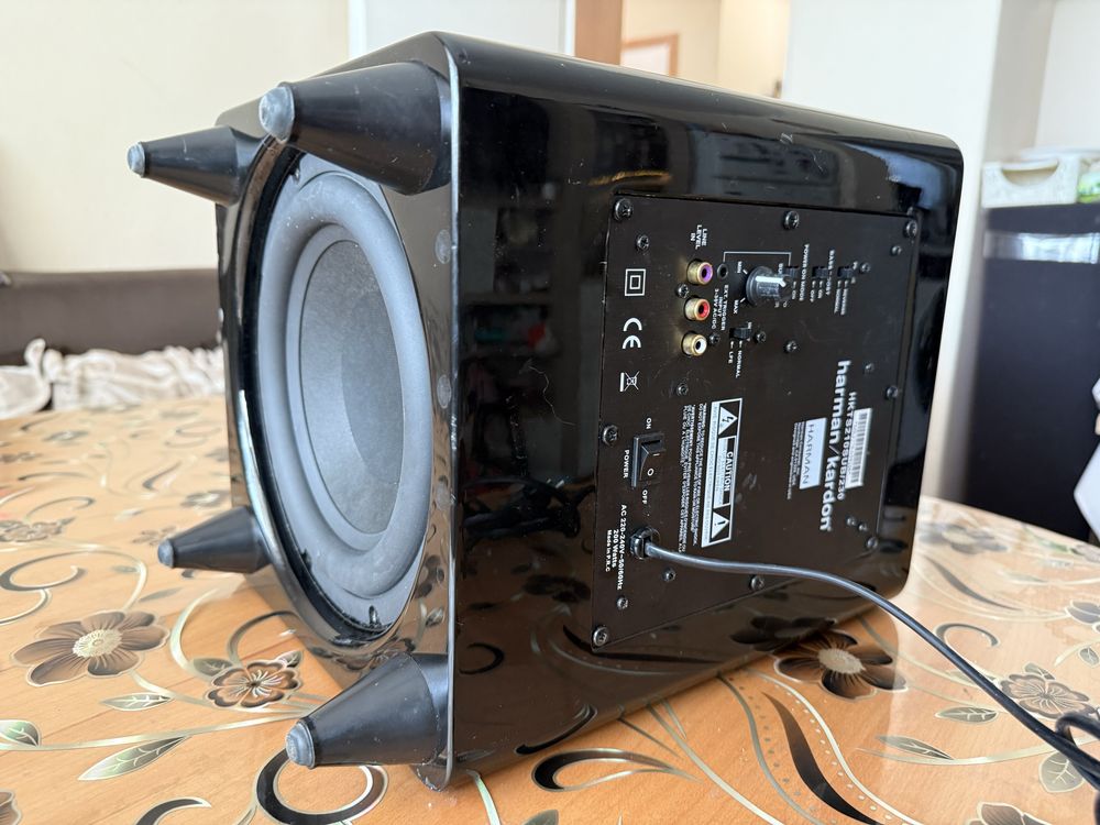 Harman Kardon HKTS-210 subwoofer качествен