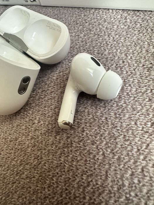 AirPods Pro (2nd generation) само лява слушалка