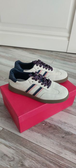 Продам кеды в отличном состоянии. Размер 36