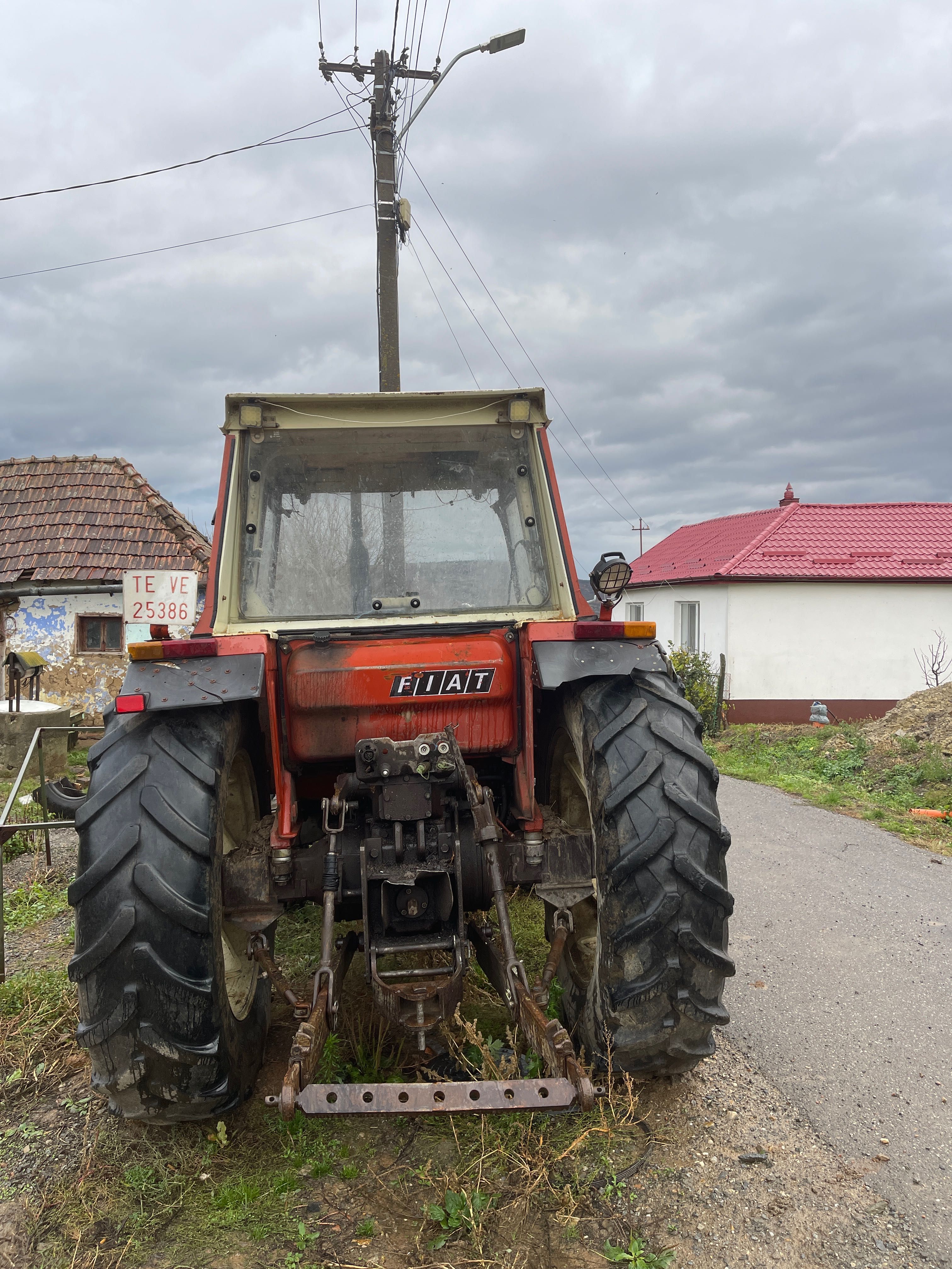 Tractor Fiat 880E cu incarcator frontal