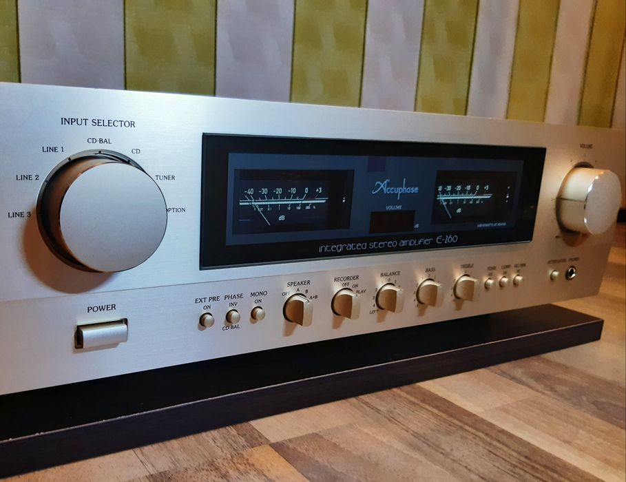 Amplificator*ACCUPHASE*E-260*HIGH END*VU-metre*(luxman mcintosh yamaha