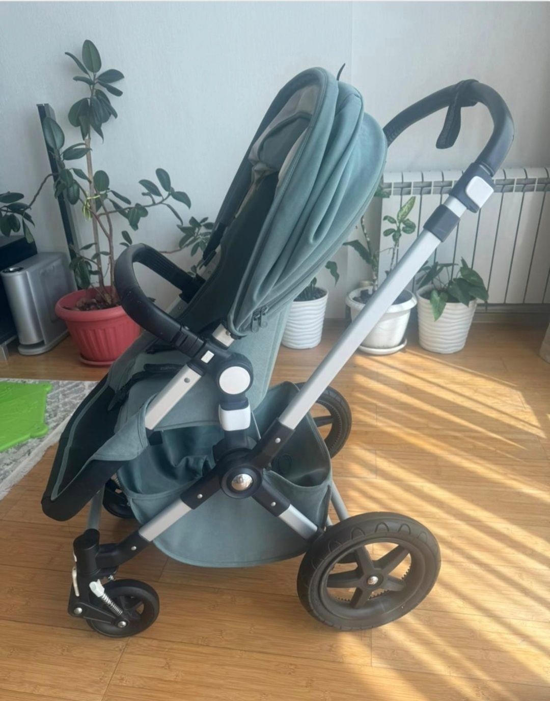 Продам коляску Bugaboo в идеальном состоянии