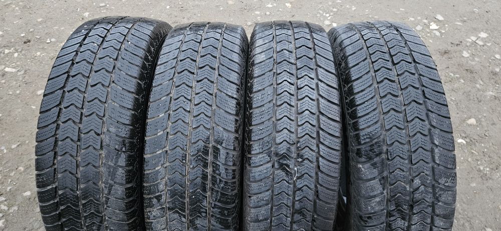 Cauciucuri de iarna 215 75 16 c