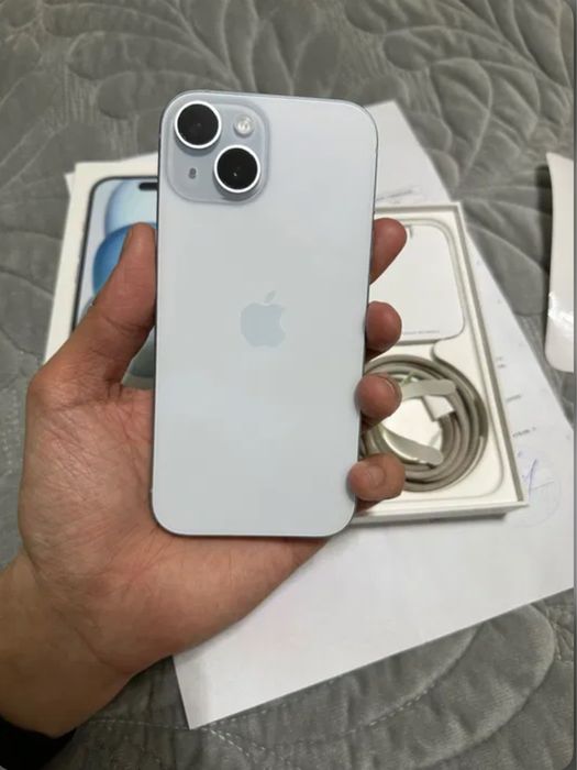 Iphone 15 Blue ideal