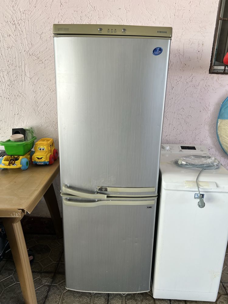 продам холодильник