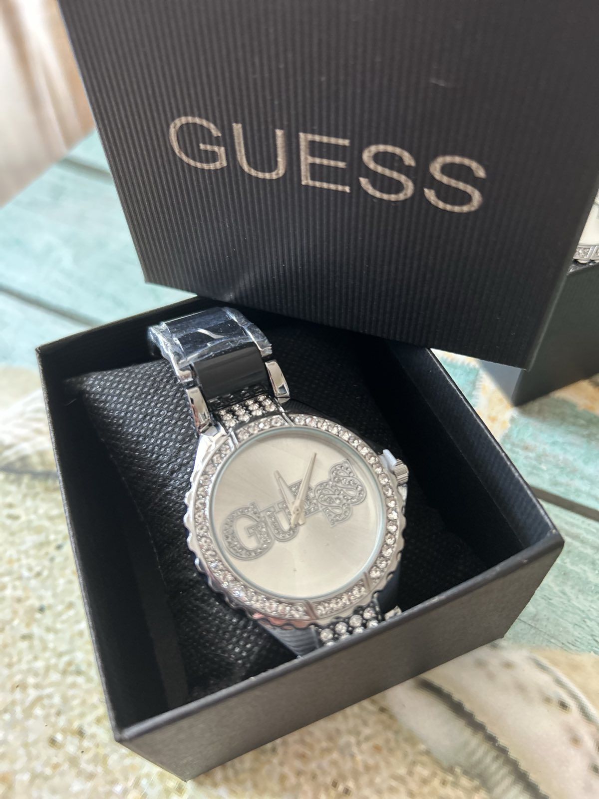Дамски часовници Guess