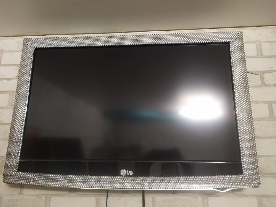 Продам телевизор "LG"