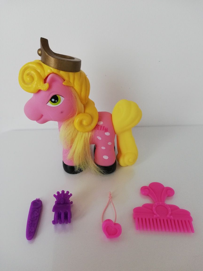 Set Ponei Filly 15 cm. cu accesorii pentru pieptănat