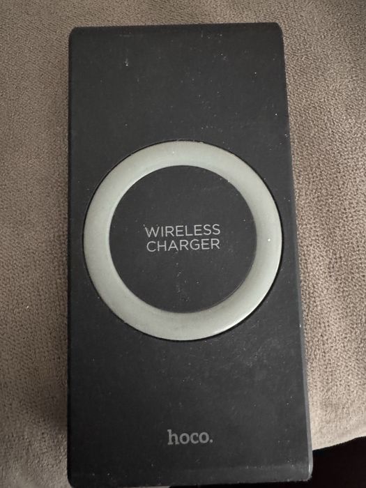 Hoco wireless charger power bank